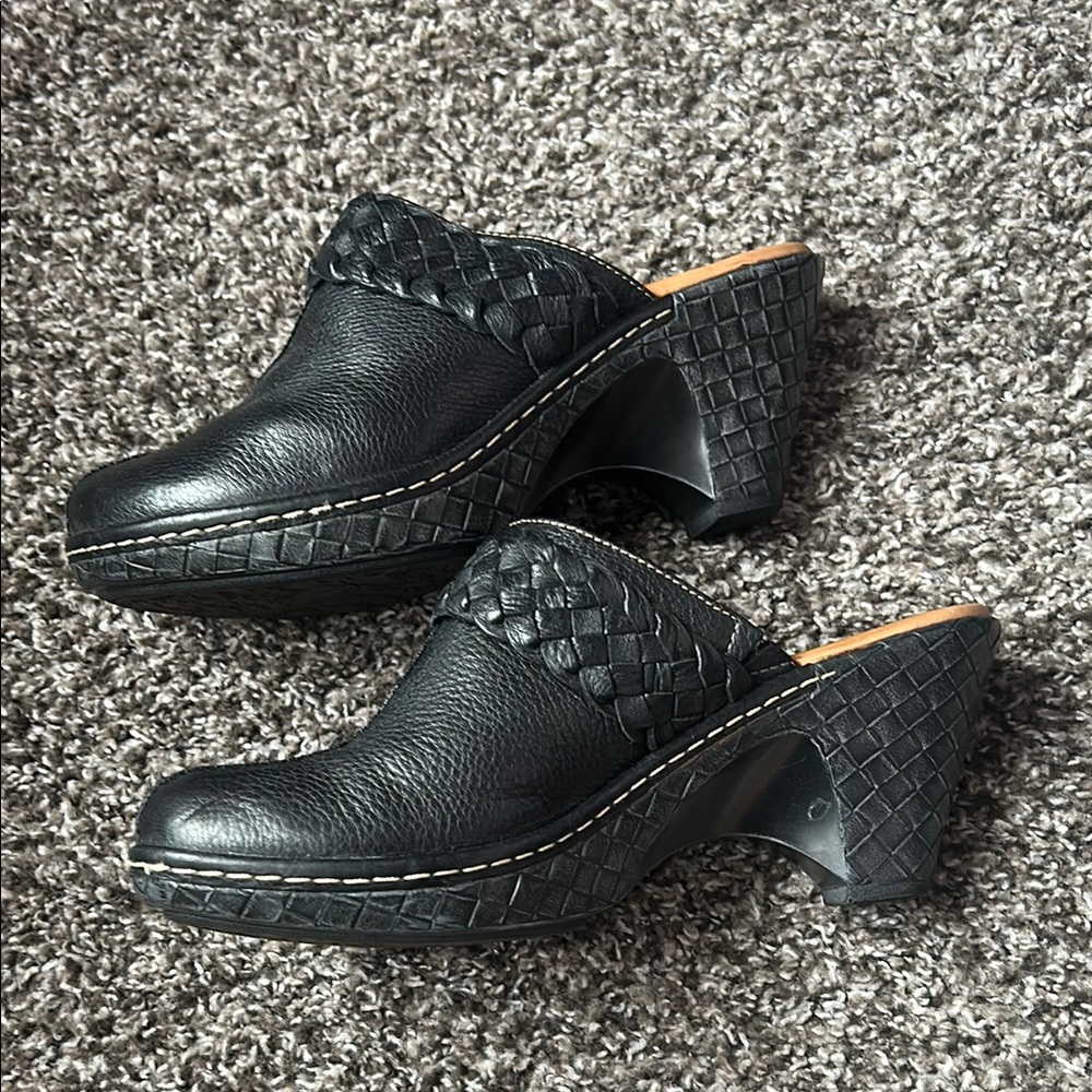 Women's Black Leather Mules - Picture 4 of 6